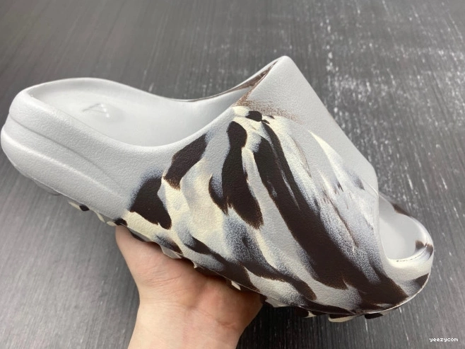 Adidas GZ5553 Yeezy Slide 0810